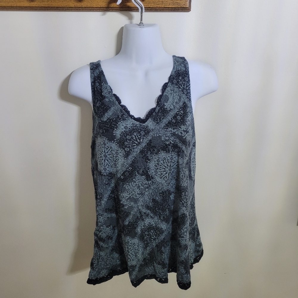 Maurices Women's Floral Tunic Tank Top Size M Blue Black Lace V Neck